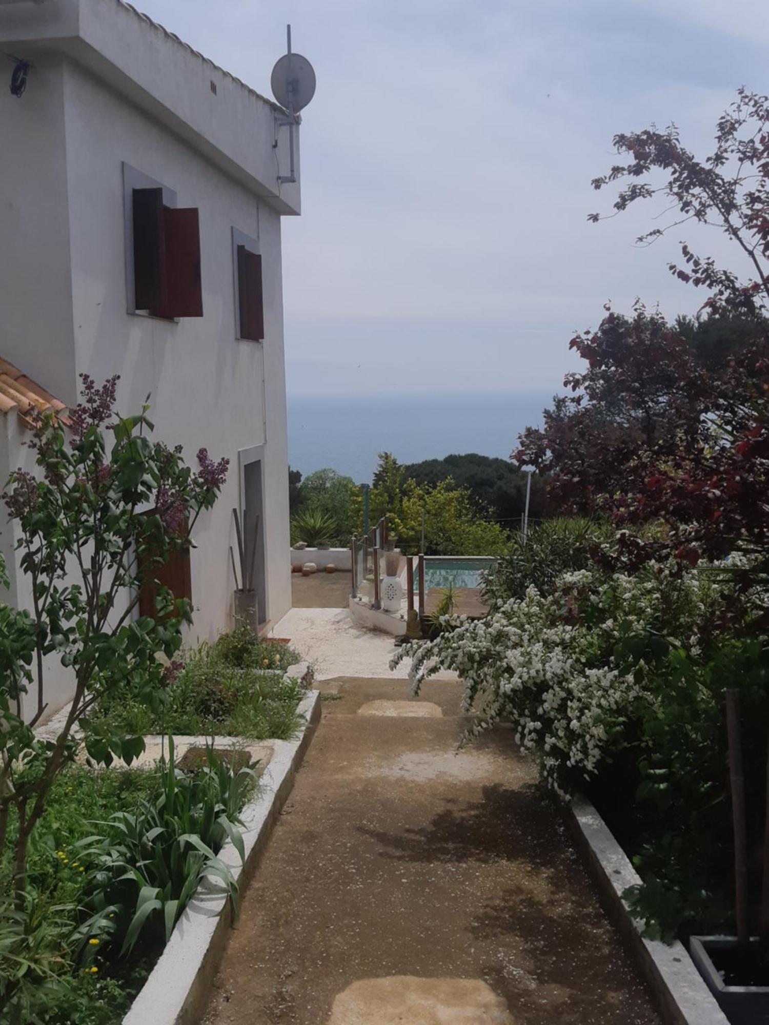 Haut De Villa Au Mont St Clair Vue Exceptionnelle Mer Et Foret Terrasses, Piscine, Petanque, Solarium Prives Сет Екстер'єр фото